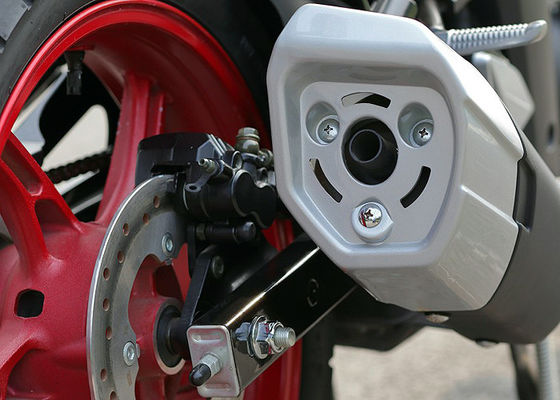 Air Cooled On Road Motorcycles 2.0L / 100km Fuel Consumption With Digital Meter